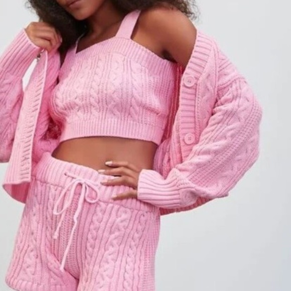 Forever 21 x Pantone Pink Cropped Cable Knit Long Sleeve Cardigan Size S - Picture 1 of 4